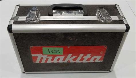 Makita Model 9557PB 4.5" Angle GrinderW/Accessories & Case - Adam ...