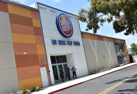 Dave and Buster’s swings opens its high-tech doors in Torrance on ...