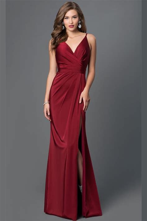 29 Best Red Prom Dresses for 2018 - Bold Red Formal Dresses for Prom