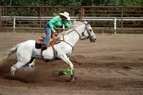 Barrel Racing – Saskatchewan Outback KCRA Rodeo