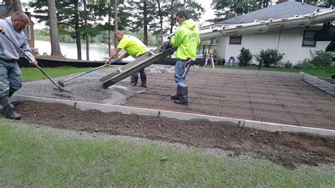 How to form and pour a concrete slab