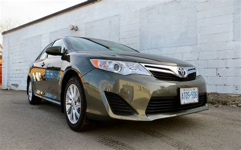 2014 Toyota Camry: The High Side of Average - The Car Guide