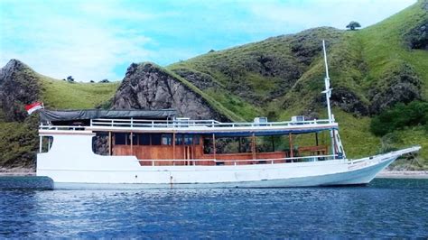 Private 3 Day Komodo Sail on Board: Snorkeling & Island Tour