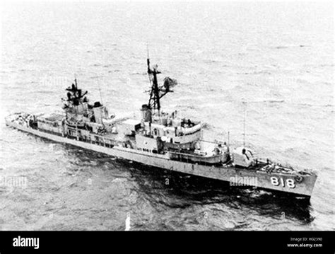 USS New (DD-818) at sea in 1971 Stock Photo - Alamy