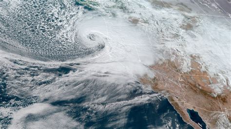 ‘Bomb Cyclone’ Expected to Hit Northern California, Oregon Ahead of ...