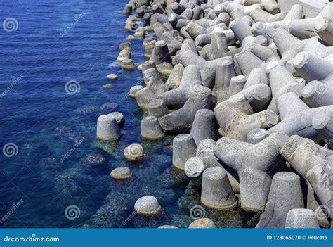 Concrete Block Breakwater Tetrapod Stock Photo - Image of breakwater, apulia: 128065070