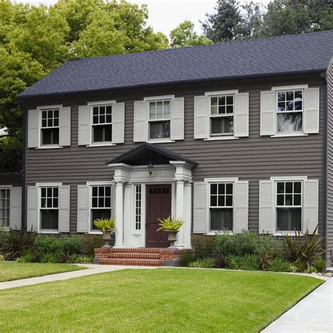 Pin by Dawn Dorf on Home - exterior in 2020 | House exterior, Exterior paint, Colonial house ...