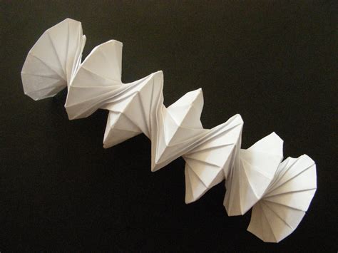 Origami Spiral - Spring into action orgiami (Design by Jef… | Flickr