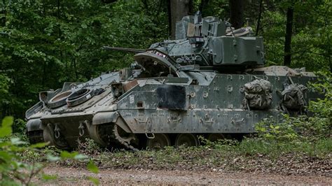 Croatia receives its first M2A2 Bradley ODS tanks, identical to those used against Russians in ...