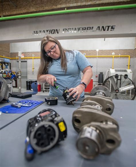 George Stone Technical College students prepare for aviation ...