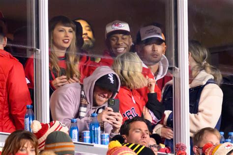 The family that owns the Chiefs gave Taylor Swift a birthday present