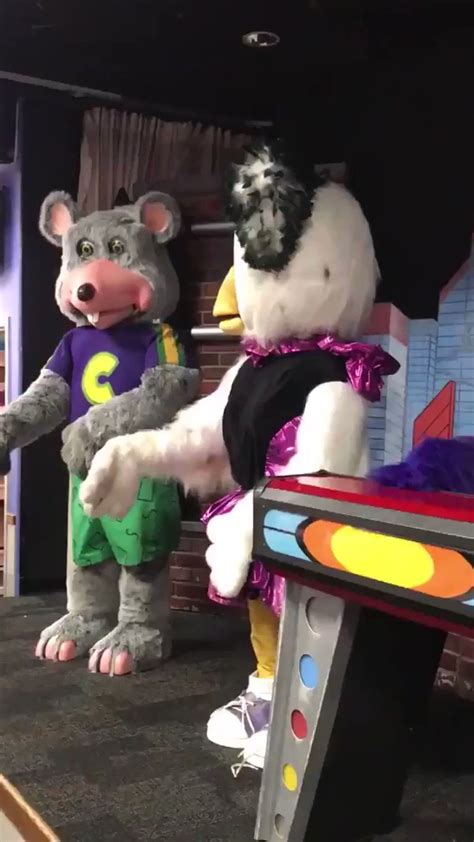 The Memes Archive on Twitter: "Chuck e cheese chuckecheese animatronic ...