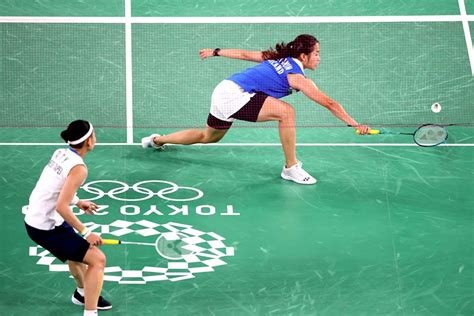 Ratchanok in tears as Thailand’s Olympic badminton hopes end - Pattaya Mail