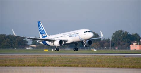 Airbus Interior Services to support generic Ka IFC retrofits on A320s - Runway GirlRunway Girl