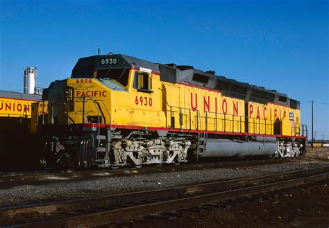 EMD DDA40X (Union Pacific 6925) Walk Around Page