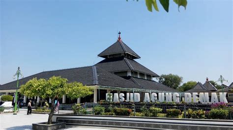 Masjid Agung Demak Peninggalan Para Wali - gontornews.com