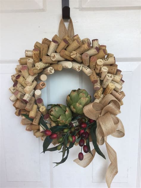 Wine Cork Wreath | Wine cork wreath, Cork wreath, Cork wreath christmas