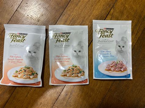 Cat Food - Wet Food Pouches (Fancy Feast) - OLIO