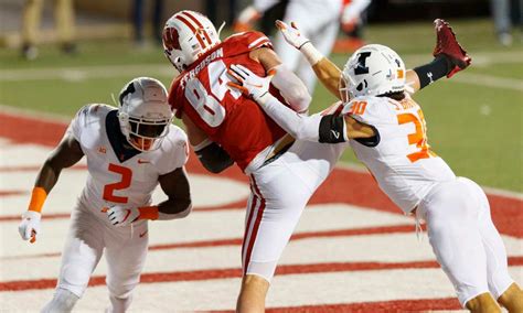 10 Jake Ferguson TDs to celebrate 10 Saturdays until Badger Football