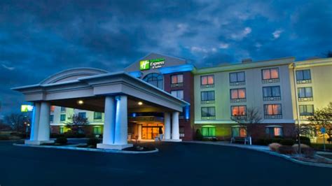 Holiday Inn Express & Suites Buffalo-Airport | Buffalo Hotels / Accommodations