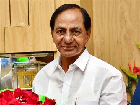 KCR to donate over 1 kg gold for renovated Yadadri temple