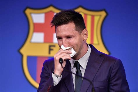 Łzy Lionela Messiego na pożegnanie z FC Barceloną. "Myśleliśmy, że zostaniemy w Barcelonie ...