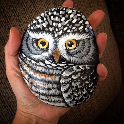 #painedstones#decor#foresttribejewelry#riverstones#owl Rock Painting Designs, Rock Painting Art ...