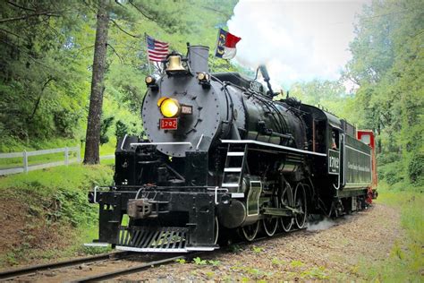 Great Smoky Mountains Railroad Offers Scenic Views With Local Flavor