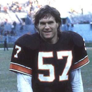 Clay Matthews Jr. (Football Player) - Bio, Facts, Family | Famous Birthdays