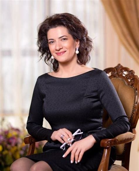 Anna Hakobyan Age, Husband, Children, Family, Biography & More ...