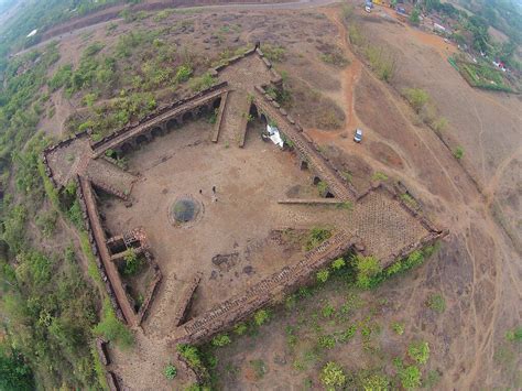 10 Most Famous Forts in Goa