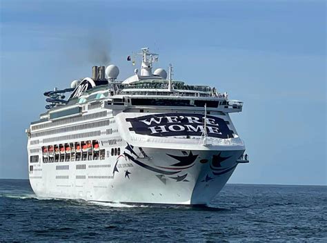 P&O's Pacific Explorer arrives in Sydney Harbour | Crew Center