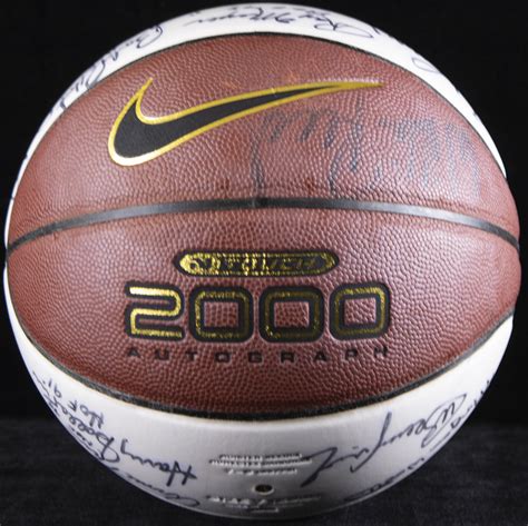 Hall Of Fame Basketball - Basketball Signed with co-signers | HistoryForSale Item 279560