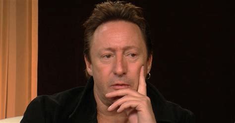 Julian Lennon remembers his father, the Beatles - CBS News