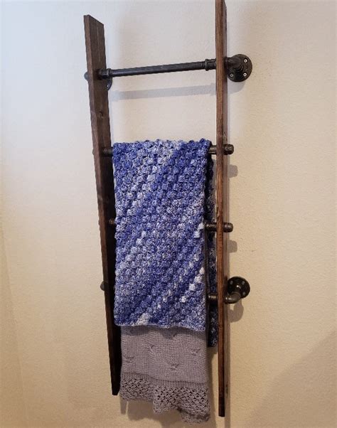 4’ Rustic Industrial Pipe Wall Mount Blanket Ladder - Wood Quilt Ladder - Rustic Quilt Blanket ...