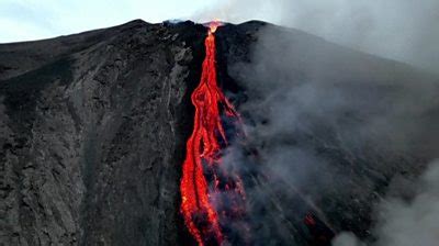 One of world's most active volcanoes erupts again - BBC News