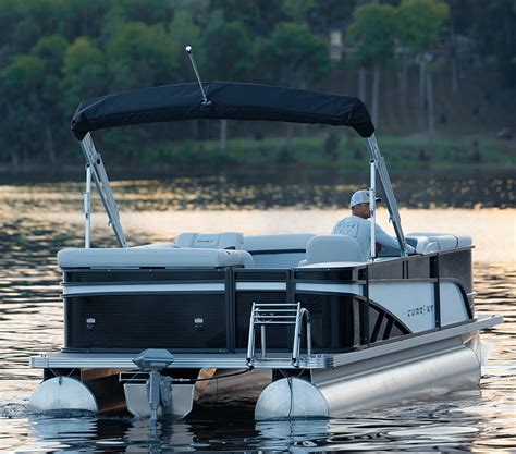 Crest Pontoons | Find Your Perfect Pontoon Boat Today!