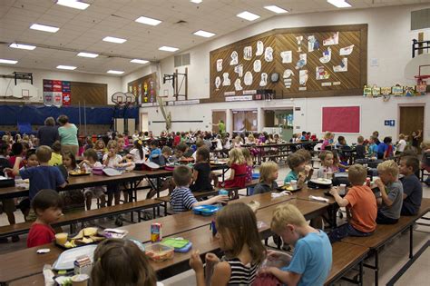 More students in Arizona’s suburbs qualify for free or reduced-price lunch – Cronkite News