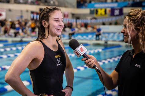 Kate Douglass Talks First Meet as a Pro, Team USA Relay Camp