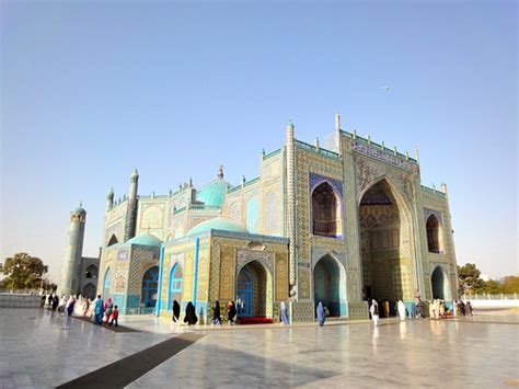 Blue Mosque | Mazar-e-Sharif, Afghanistan | Johannes Zielcke | Flickr