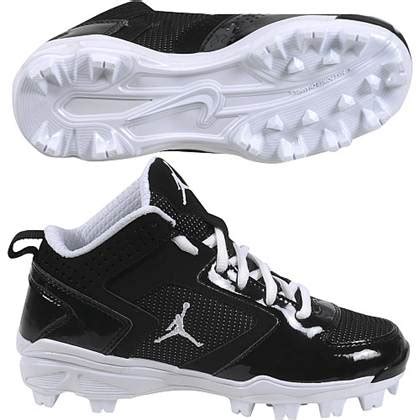 Youth Baseball Cleats & Shoes For Kids Of All Ages | Line Up Forms