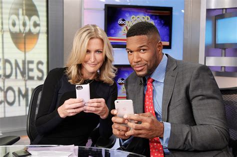 Michael Strahan, Switching Shows, Is Headed to ‘Good Morning America ...