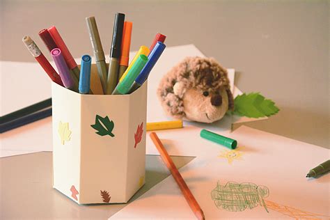 DIY rentrée - Un pot à crayon en carton décoré pour son bureau d'écolier - Au Fil du Thym