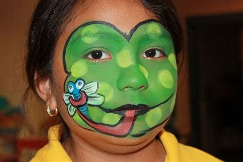 Fly eating frog | Face painting, Face, Animal makeup