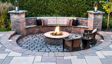 33 Amazing Winter Firepit Ideas To Keep Warm | Fire pit patio, Fire pit landscaping, Outside ...