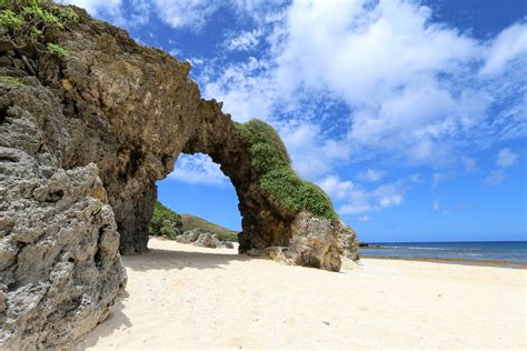 Sabtang Island Day Tour in Batanes with Lunch | Stone Hou...
