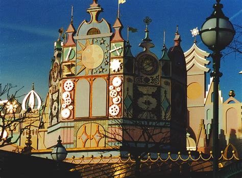 √無料でダウンロード！ Its A Small World Clock Disney World - ただかわいいスノッピー