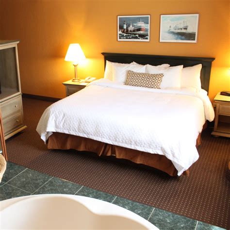 Lodging & Hotels in Canal Park, Duluth Minnesota