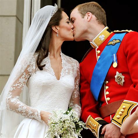 Prince William and Kate's wedding cake made by maker Fiona Cairns with ...