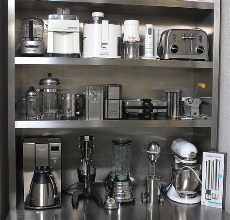 Large lot of kitchen appliances